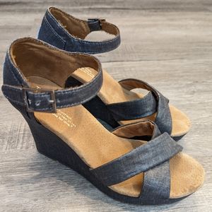 Toms metallic charcoal wedges size 7